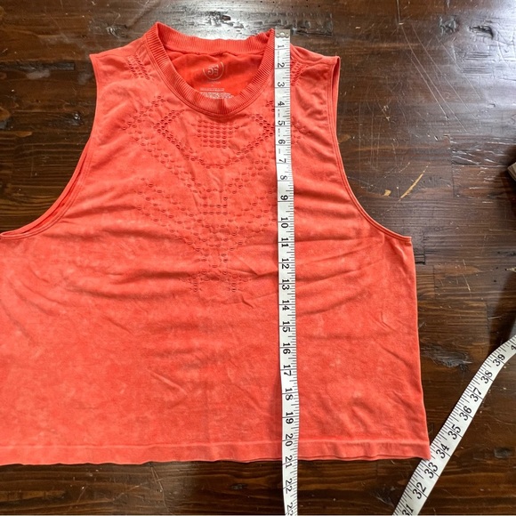 SAGE COLLECTIVE Tank Top Perforated Cutout Muscle Seamless Mineral Wash Womens M - Picture 4 of 5